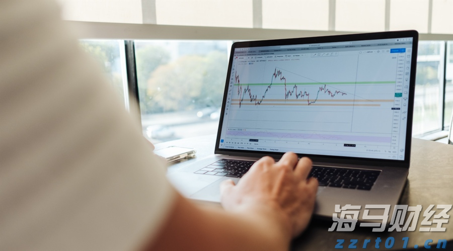 工行庐江四牌楼支行驱车三十公里送服务情暖农民工