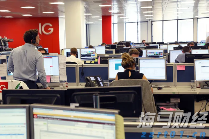 马斯克脑机接口公司Neuralink2031年预计营收10亿美元,年植入量目标2万