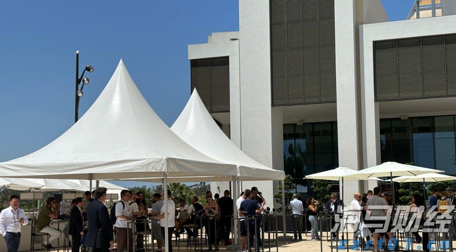 仰望全系亮相上海车展 新车型全尺寸行政豪华SUV仰望U8L发布